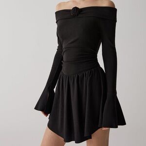 Commense Black Off-Shoulder Long Sleeve Dress